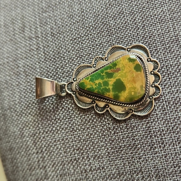 Incredible Native American Navajo Royston Turquoise & Sterling Pendant 💚🎁🤎 - Picture 3 of 11
